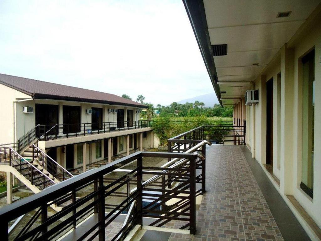 Quezon Premier Hotel Лусена Екстериор снимка