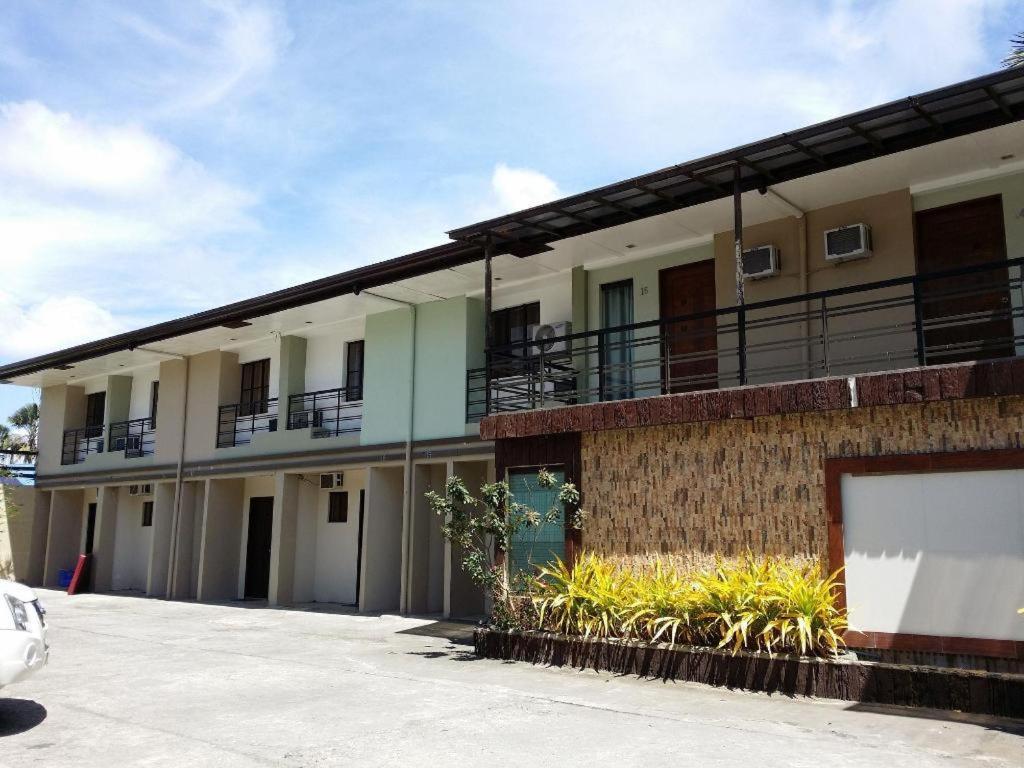 Quezon Premier Hotel Лусена Екстериор снимка